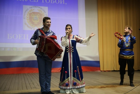 В Новочеркасске прошел концерт в поддержку воинов СВО «Горжусь тобой, боец России!»